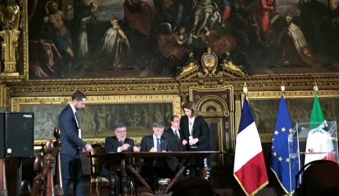 Firma accordo Venezia