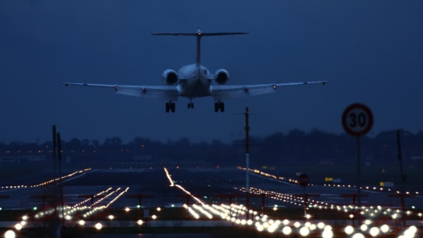 Atterraggio aereo pista malpensa