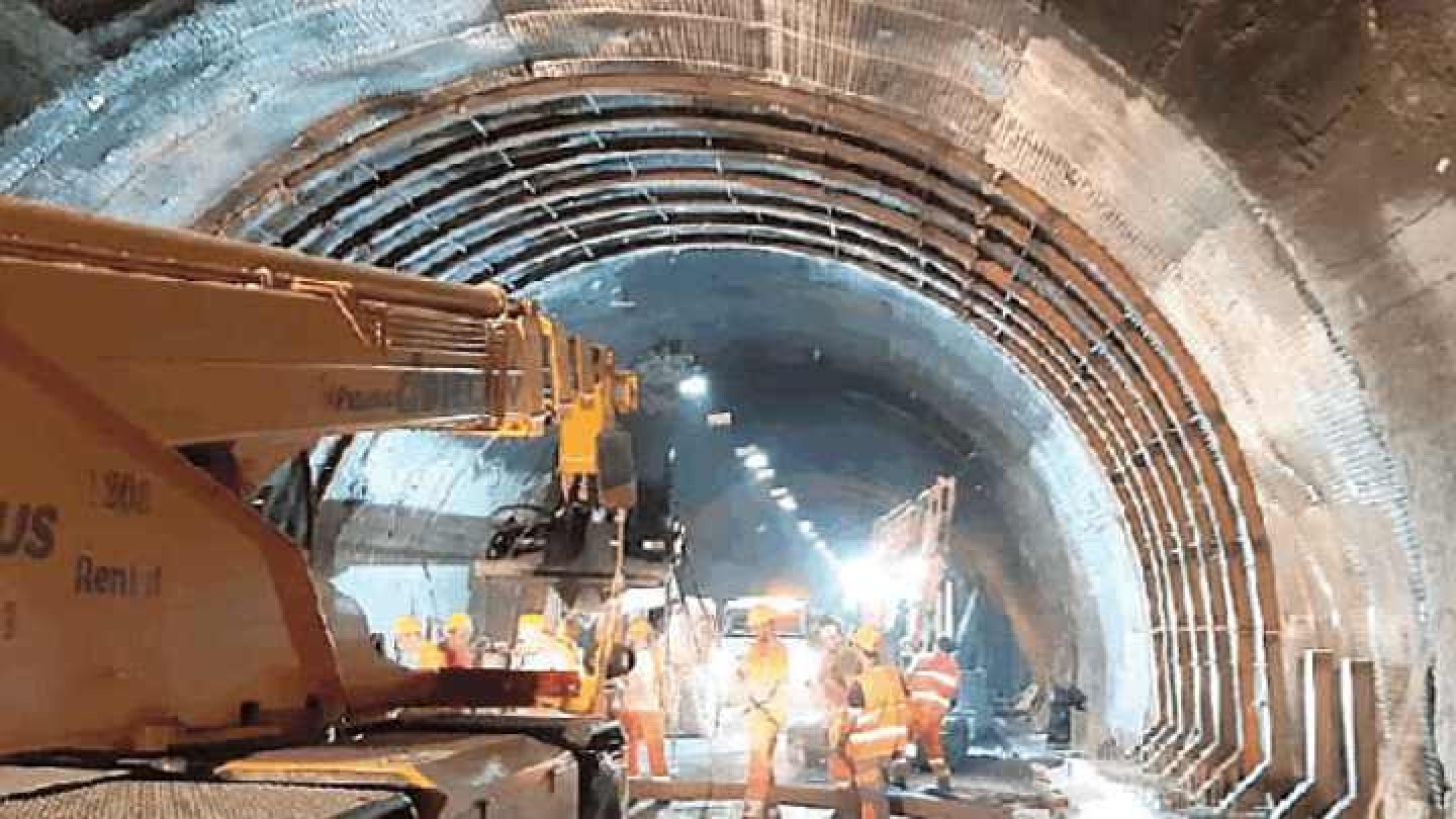 cantiere in galleria