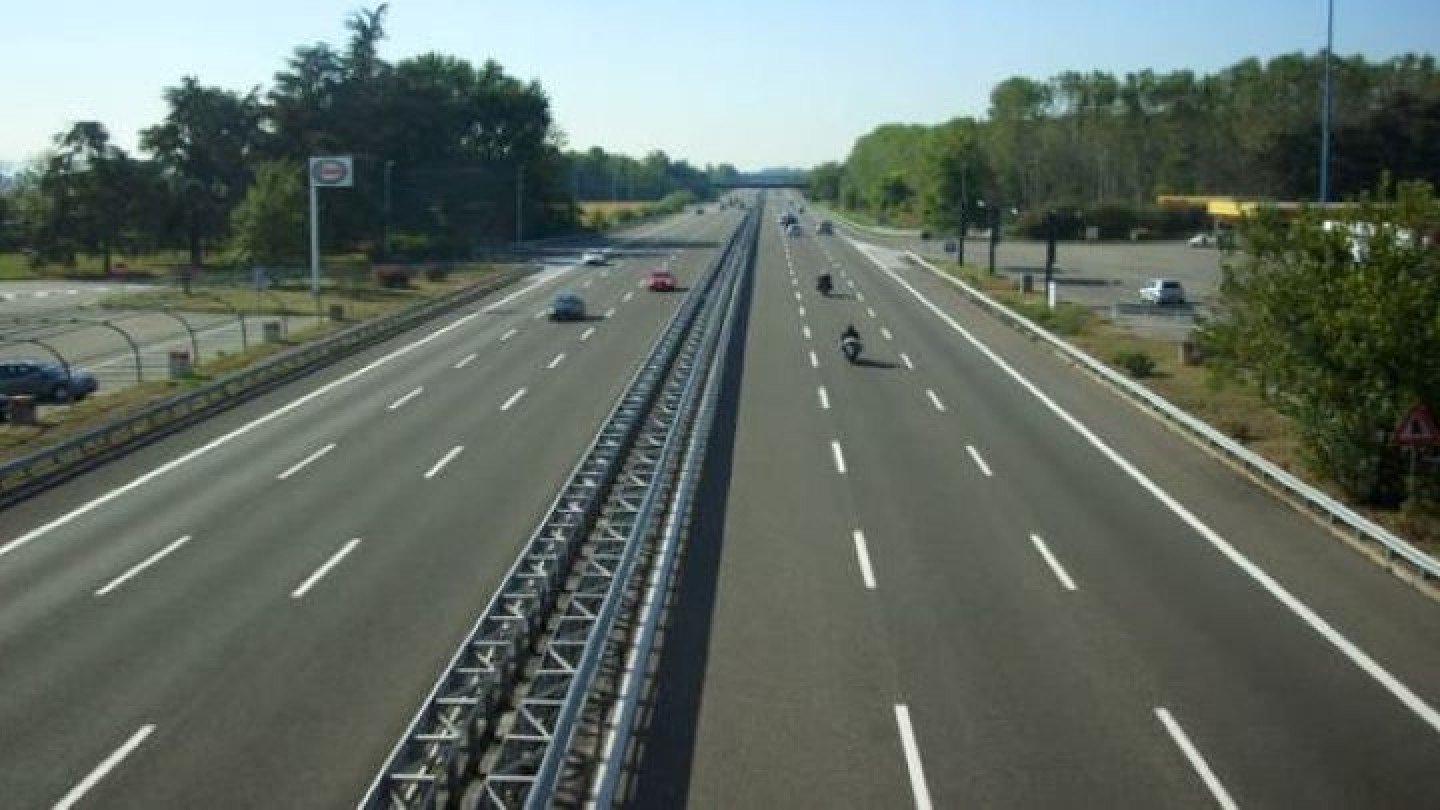 autostrada a52