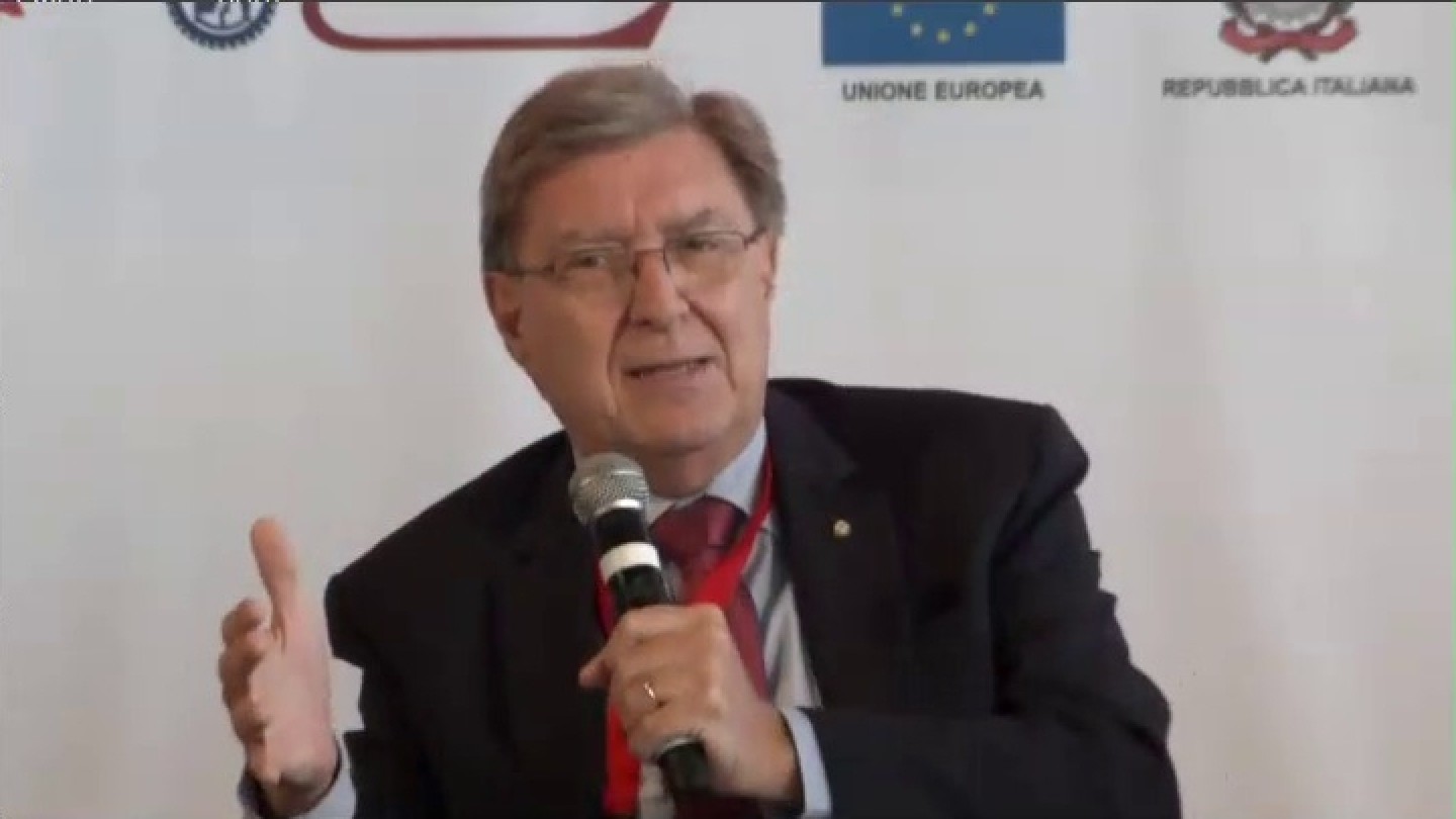 Ministro Giovannini al salone nautico di Genova