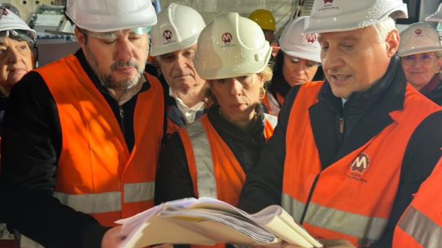 foto ministro metro c