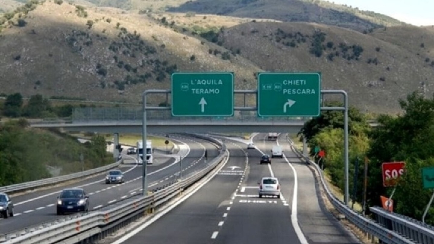 Svincolo A24/A25