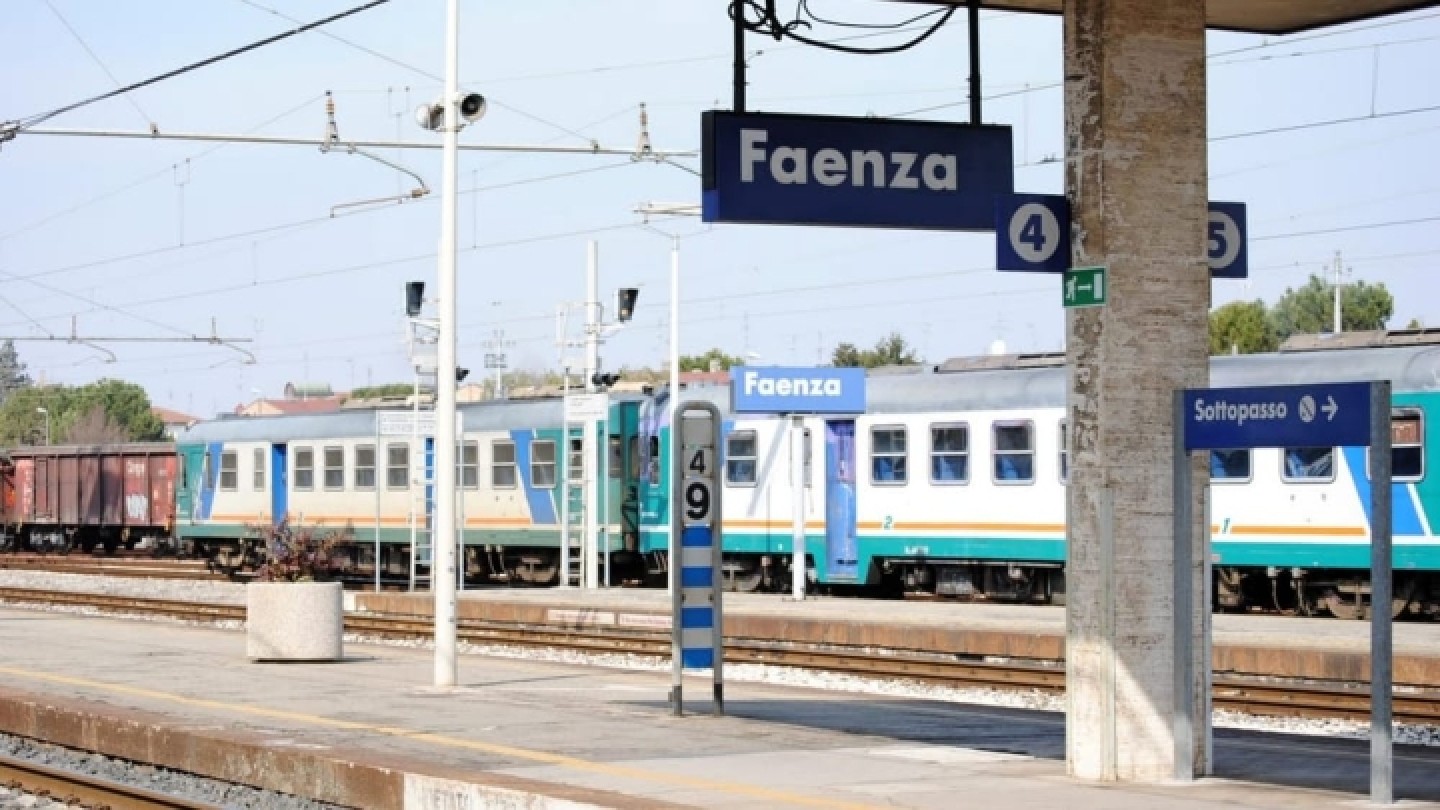 stazione di faenza