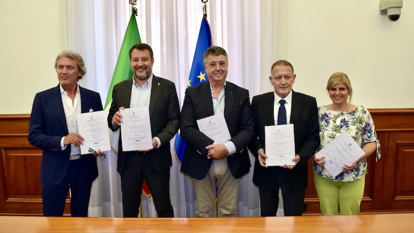 Accordo al Mit, taxi gratis all'uscita delle discoteche