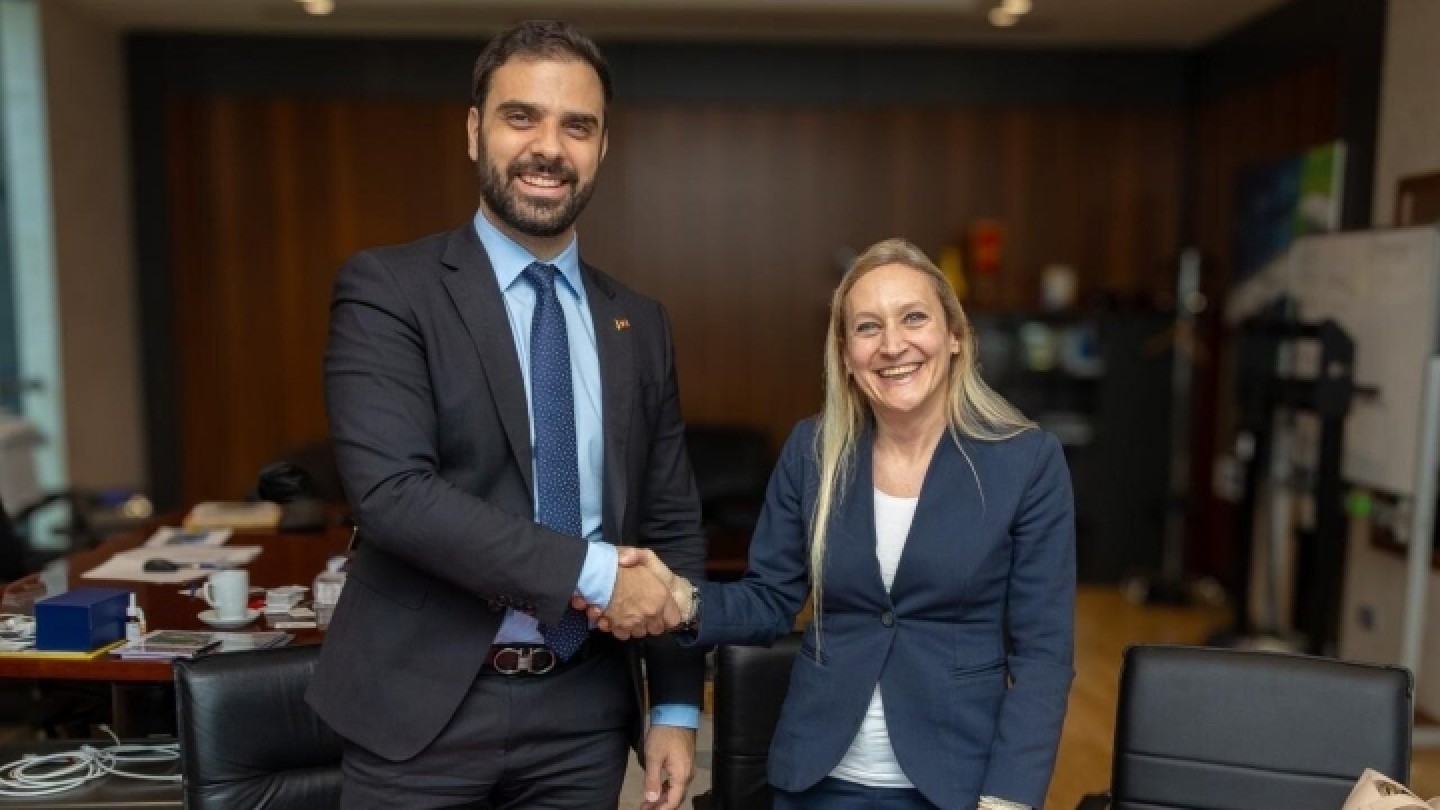Foto dell'Ambasciata d'Italia Podgorica per la firma del Memorandum d'intesa tra Ambasciatore Andreina Marsella e Ministro dei Trasporti del Montenegro Filip Radulović