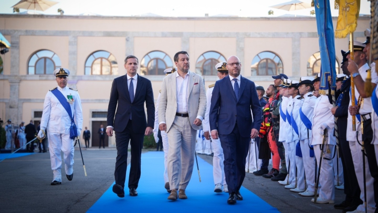 ministro salvini cerimonia 160 guardia costiera